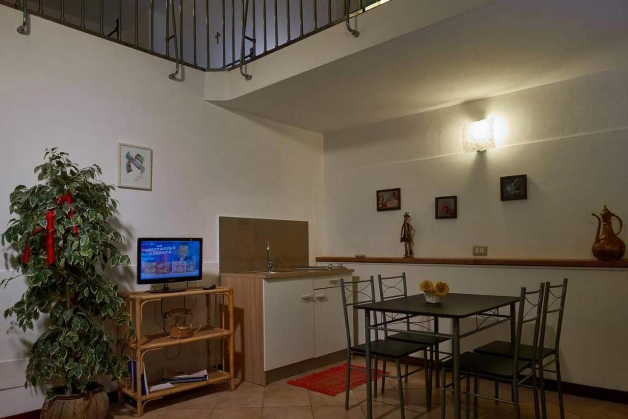 La Casa Di Gloria - Residence Affitta Camere Badia Prataglia Bagian luar foto
