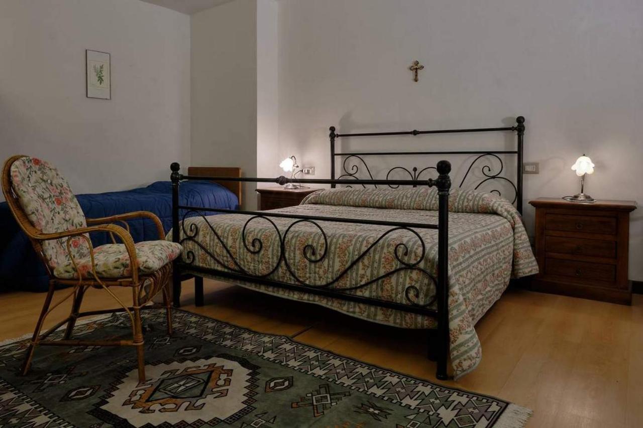 La Casa Di Gloria - Residence Affitta Camere Badia Prataglia Bagian luar foto