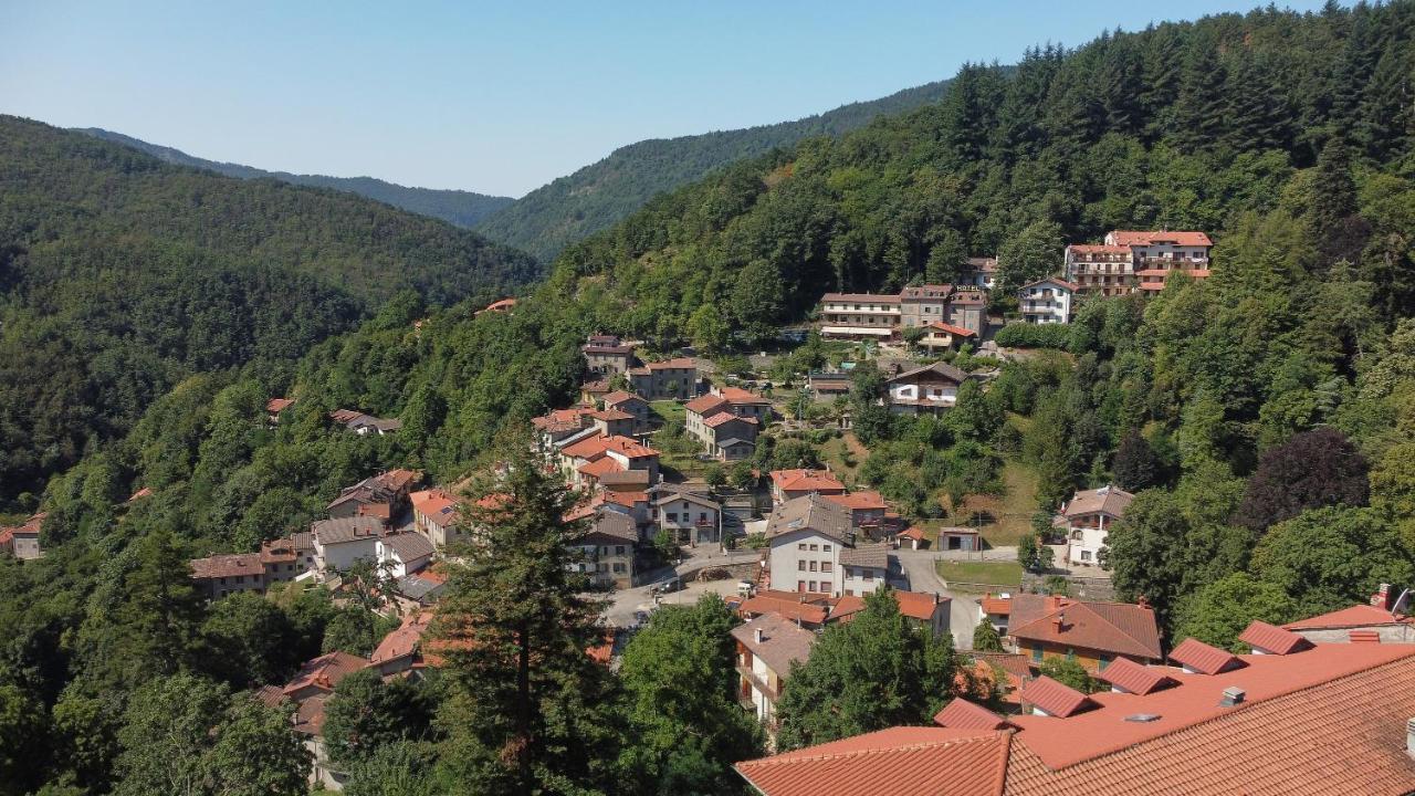 La Casa Di Gloria - Residence Affitta Camere Badia Prataglia Bagian luar foto